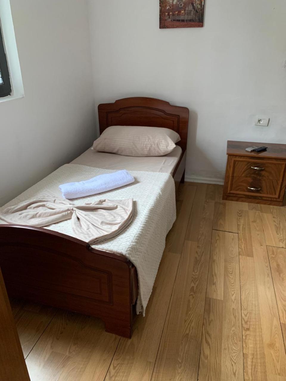 Guesthouse N&B Berat Eksteriør billede